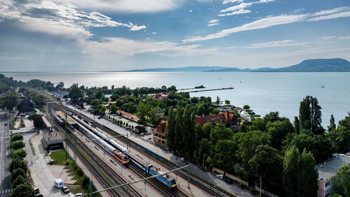 Ritka pillanat: lefotózták Magyarországon a különleges kínai szupervonatot, ami a Budapest–Belgrád vasútvonalon fog járni – ezt tudjuk a Sólyomról 