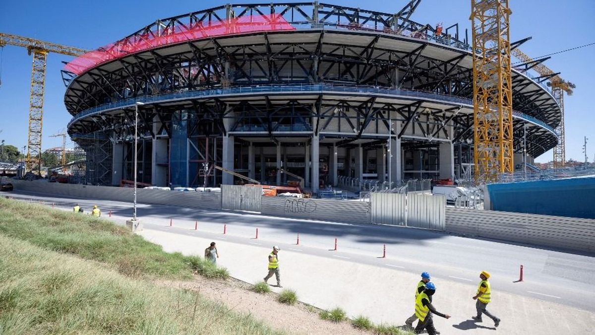 Napok kérdése és átadják a világ egyik legnagyobb stadionját, de kongani fog az ürességtől: 360 milliárdból épült, alig tudják fizetni a hitelt 