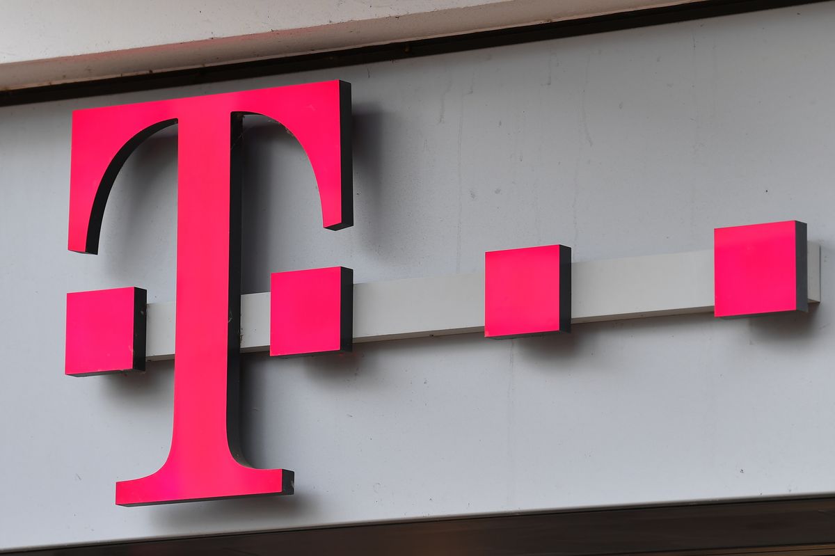 Magyar Telekom, Patria Finance