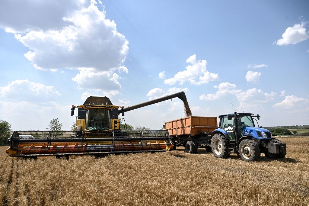 Harvest season near front-line Orikhiv in southeastern Ukraine Az EU tovább növelné az ukrán élelmiszerek uniós importkvótáit