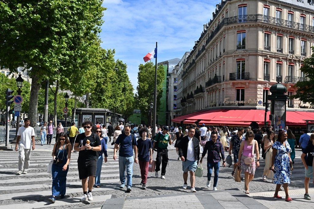 Tourists in Paris