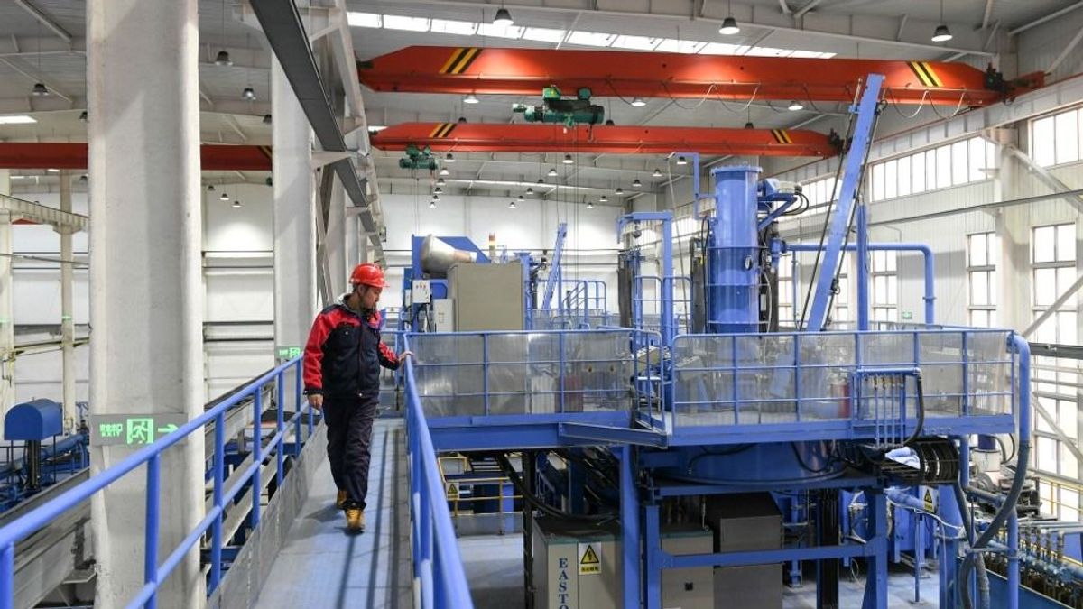 Ismét európai autógyárak állhatnak le, Kína még mindig korlátozza a ritkaföldfémek exportját 