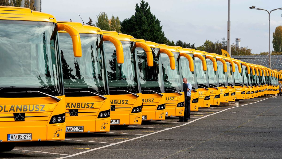 Több száz új Volán busz érkezik az utakra – szinte az egész országban csak modern járművek lesznek forgalomban