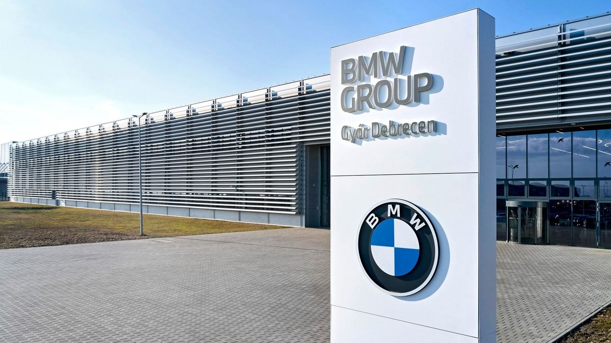 Roston csirke, Budapest sertésszelet és barbecue tarja a BMW-menza ajánlatai közt – kiderült, mennyit kell fizetni mindezért a dolgozóknak 