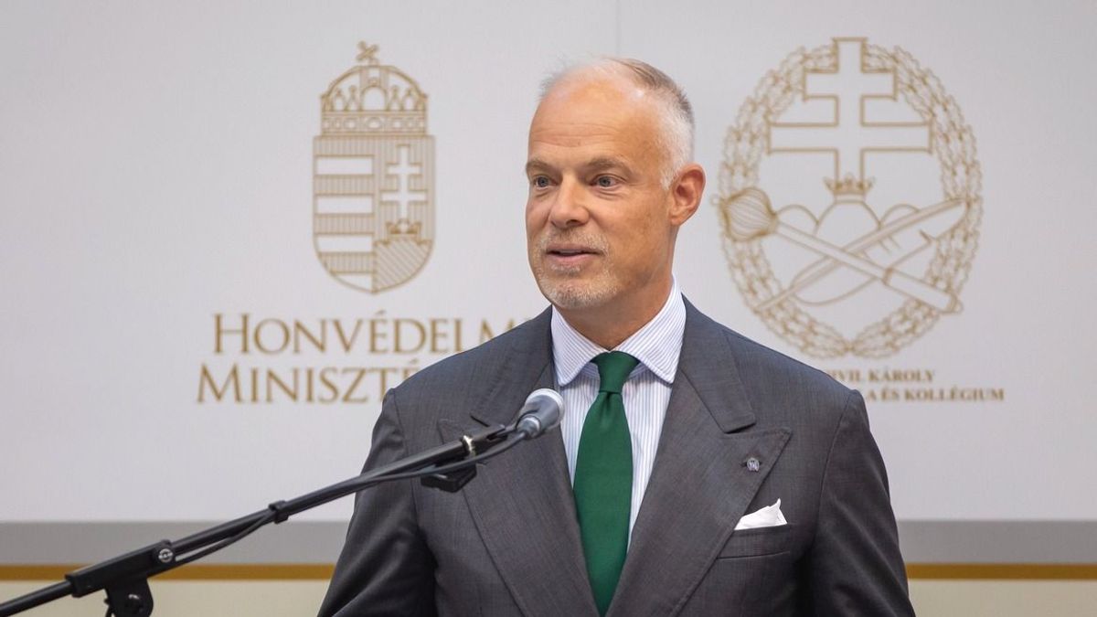 A honvédelmi miniszter komoly veszélyekre figyelmeztet: felélesztették az orosz medvét,  eszkaláció lehet a vége