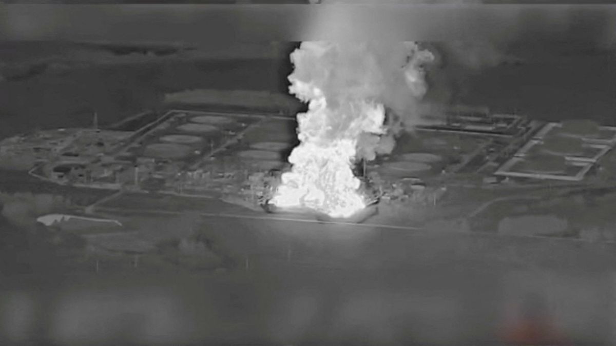 FILE PHOTO: Massive fire at Unecha oil pumping station ukrán drón