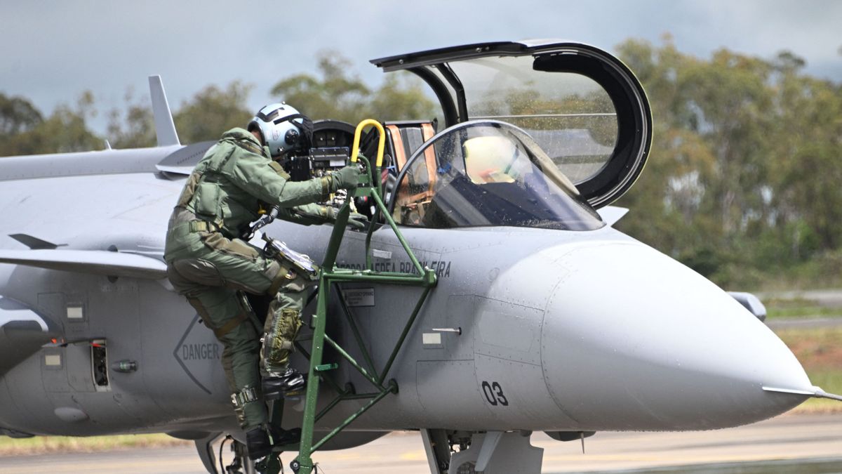 Totális svéd bukás: a világ összes pénzét kifizették nekik a csúcsmodern Gripenekért, most kiderült, nem tudják leszállítani őket határidőre – a térdét csapkodja Amerika 