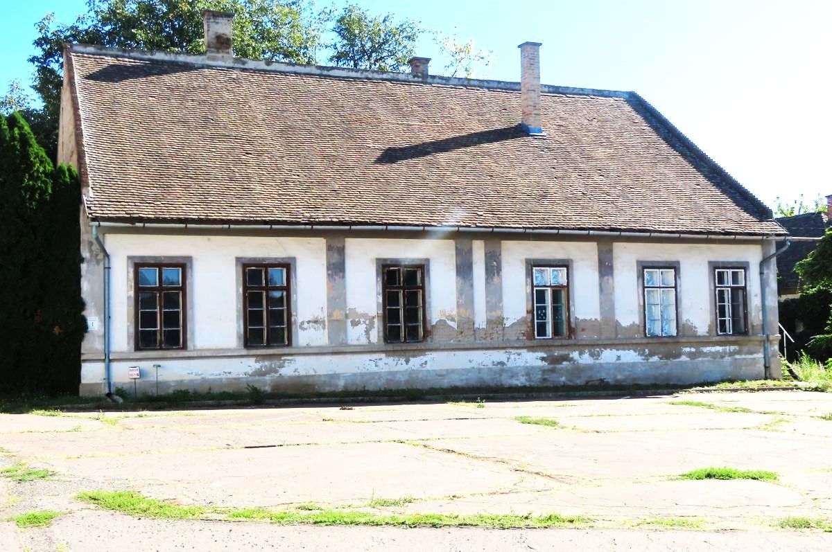 Romokban a legendás magyar laktanya: 200 év után végleg eltűnhet, nem törődik vele az önkormányzat