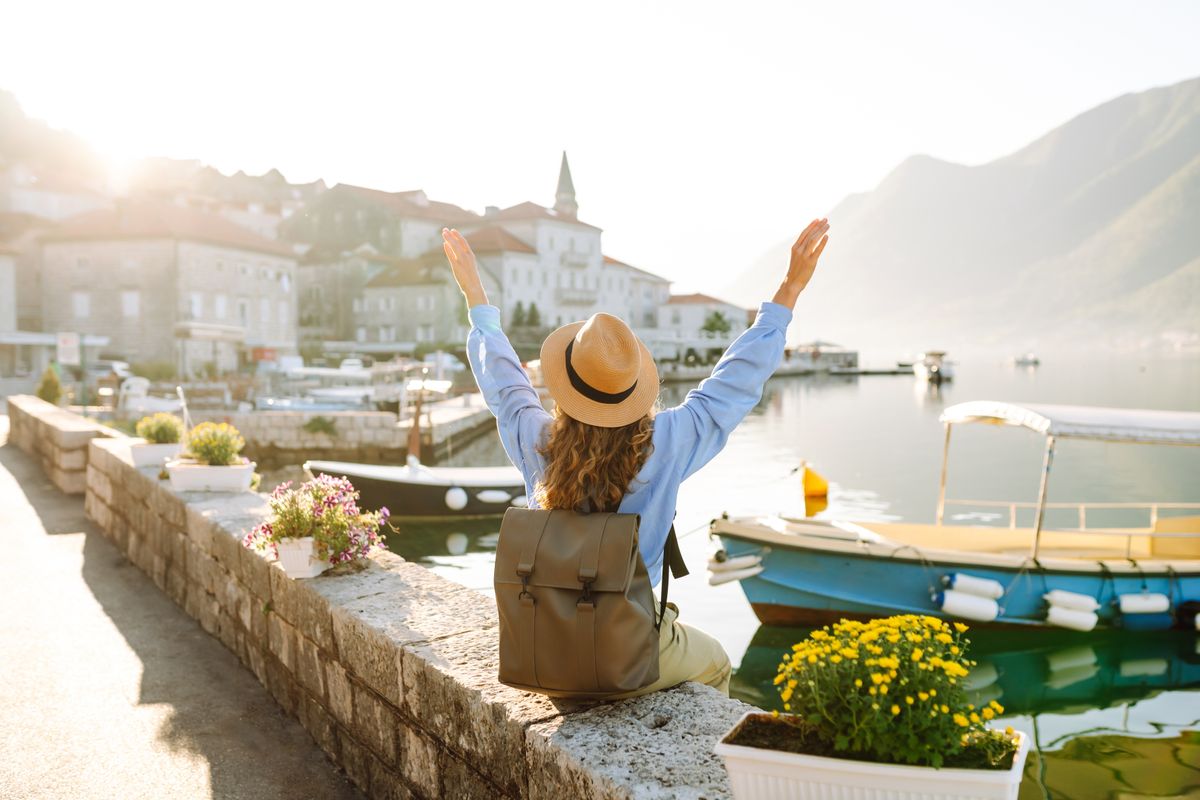 Young,Female,Tourist,Enjoys,The,View,Of,The,City.,Europe