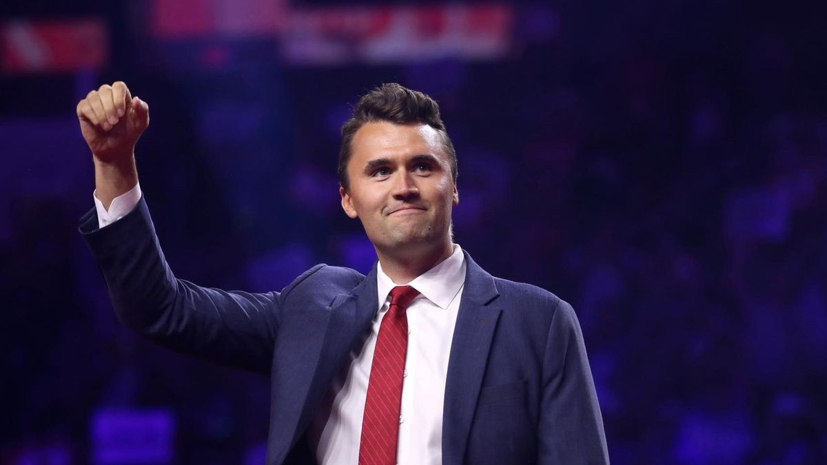 Megtalálta az FBI a fegyvert, amivel lelőtték Charlie Kirk republikánus aktivistát - az elkövető még szökésben