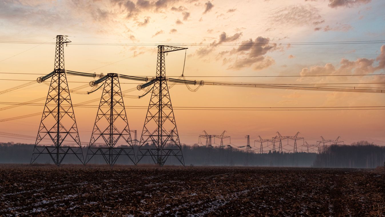Power,Lines,In,Ukraine,,A,Target,For,Russian,Attacks,On áramár