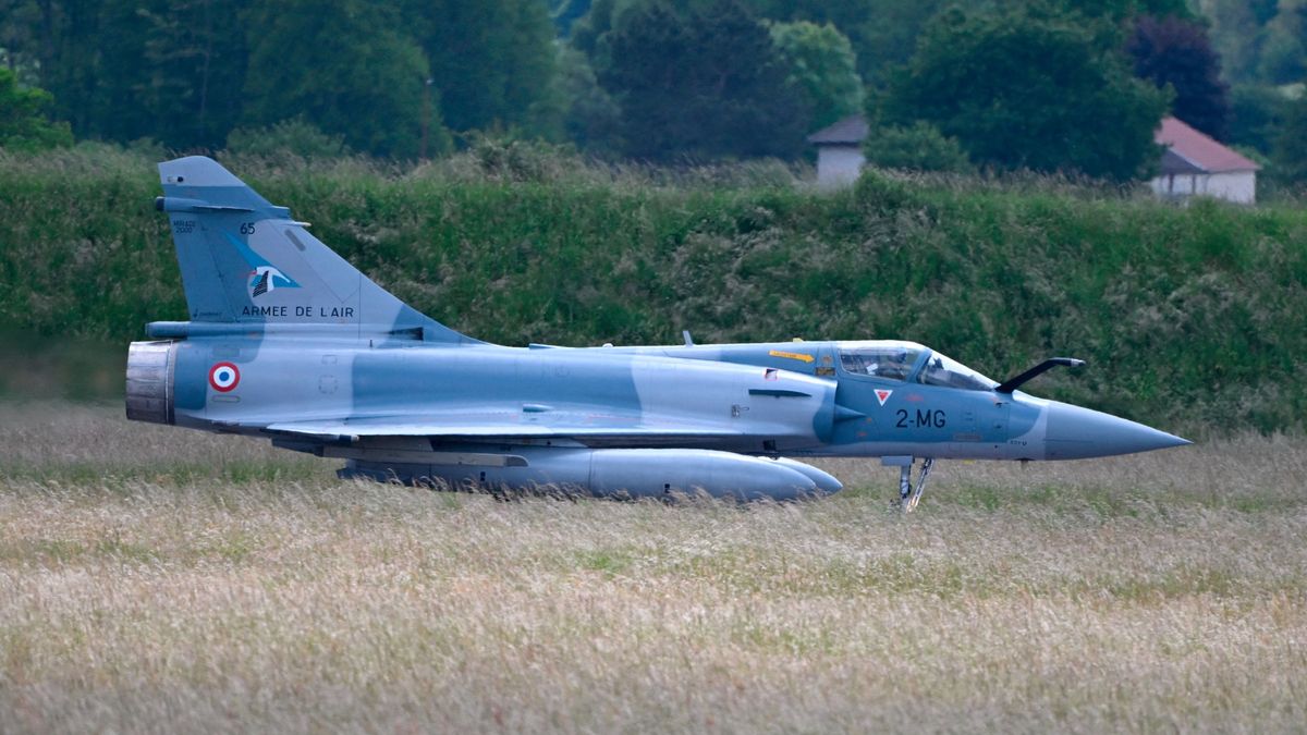 Káprázatos vadászgépek siethetnek Ukrajna segítségére, miután az oroszok lelőttek fél tucat F-16-ost: Zelenszkijék most azt várják, mikor tűnnek fel az égen – videó 