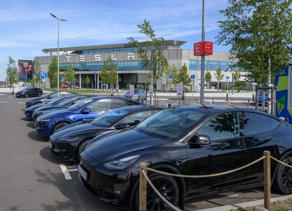 A Tesla értékesítései Európában éppne hogy nem bizonyultak sikernek idén, ezért a meglepetés