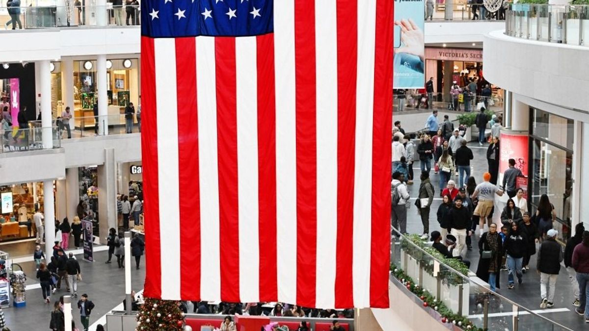 Az amerikai fogyasztók is behúzták a kéziféket, szerényebbek lesznek az idén az ünnepek