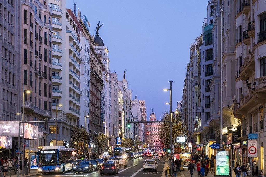 diák Espagne madrid la gran via la nuit
