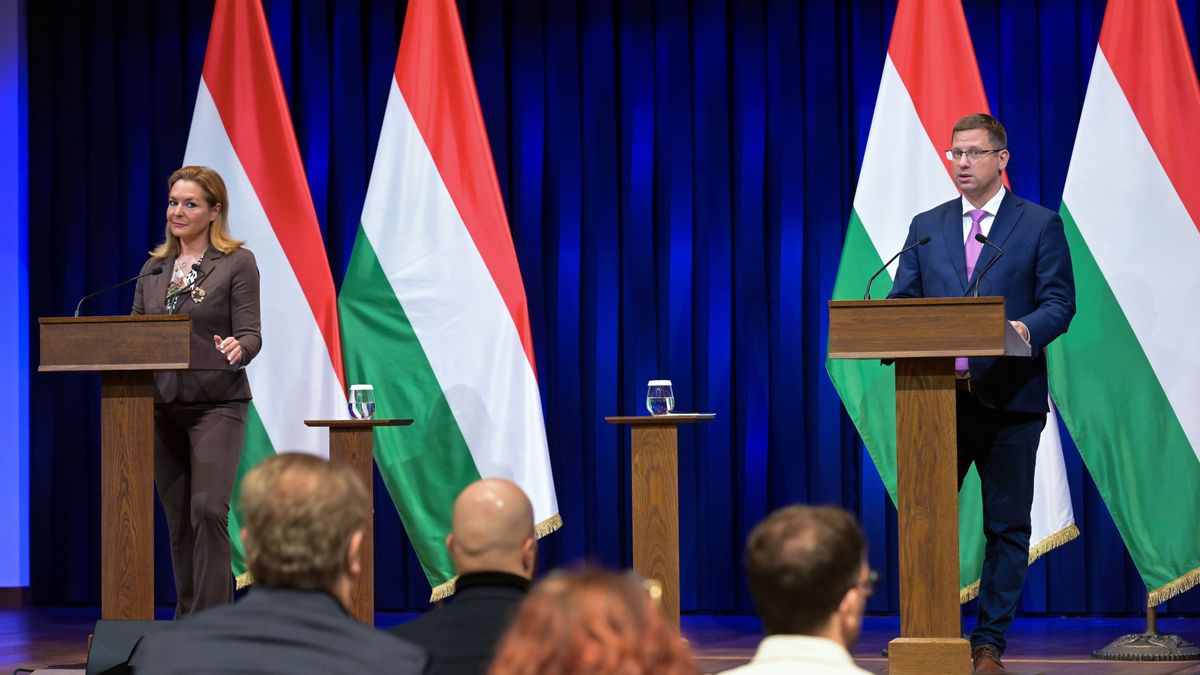 GULYÁS Gergely; VITÁLYOS Eszter kormányinfó