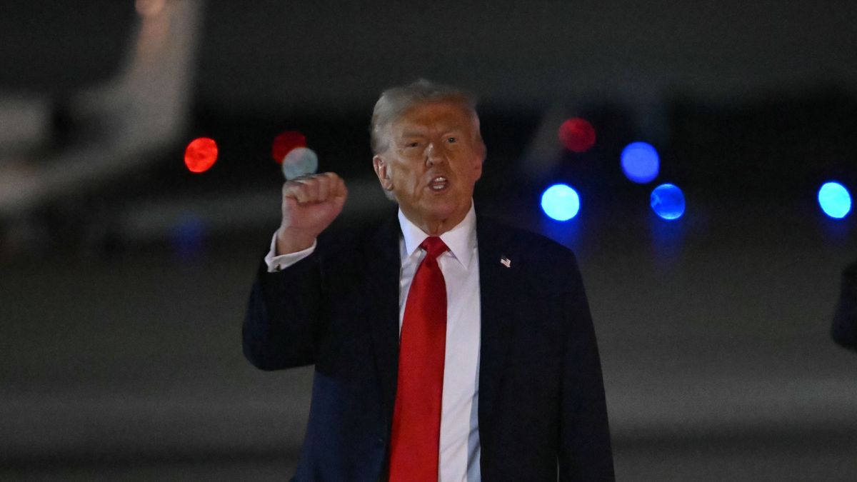 Fejek hullhatnak a porba - tisztogatásba kezdett Donald Trump, a Microsoft került célkeresztbe 