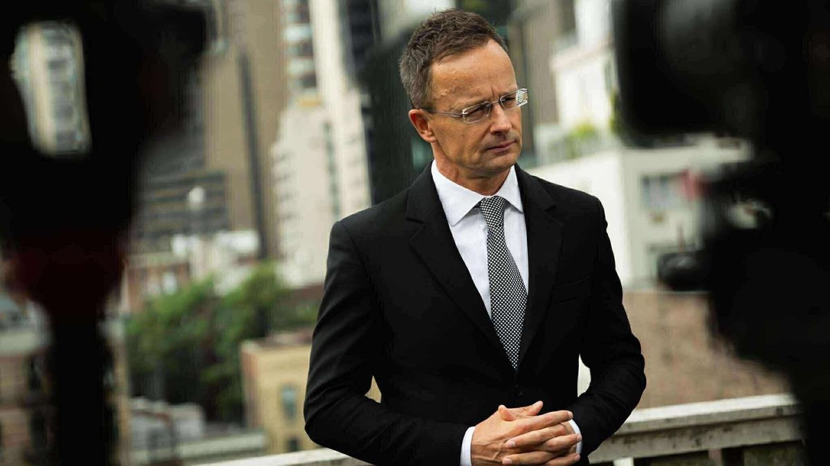 Szijjártó Péter: szükségessé vált a gazdaság dimenzióváltása is, hogy hazánk a globális technológiai forradalomban ne pusztán követő legyen, hanem az élen járjon