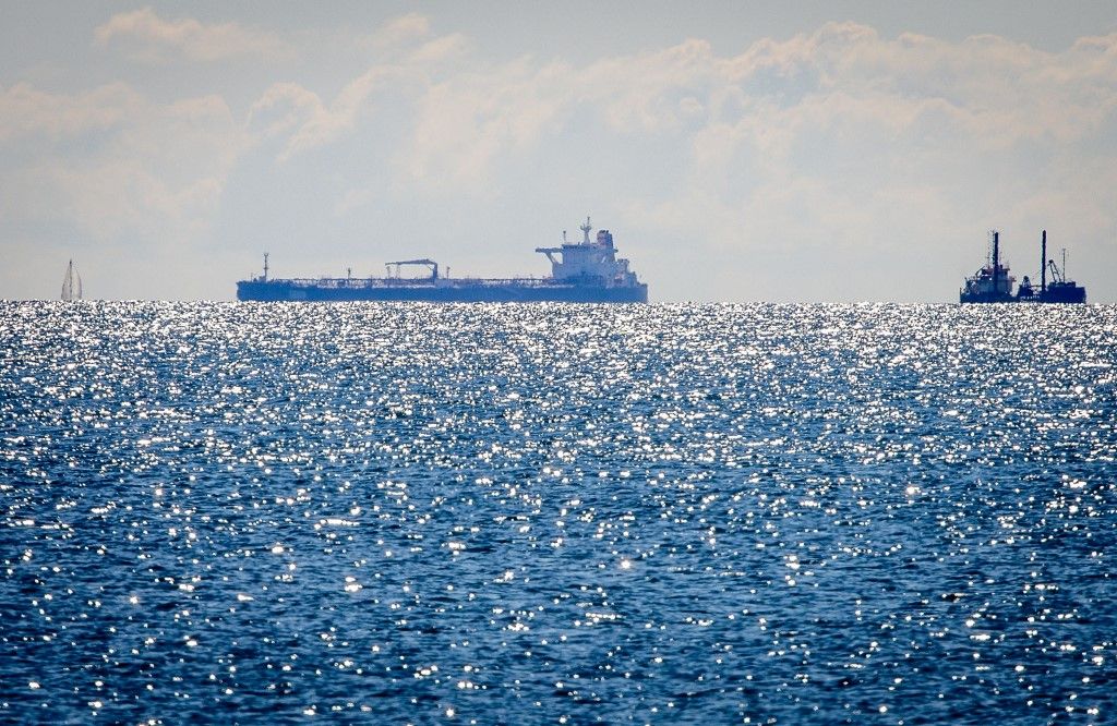 Tanker "Eventin" pulled in off the island of Rügen
