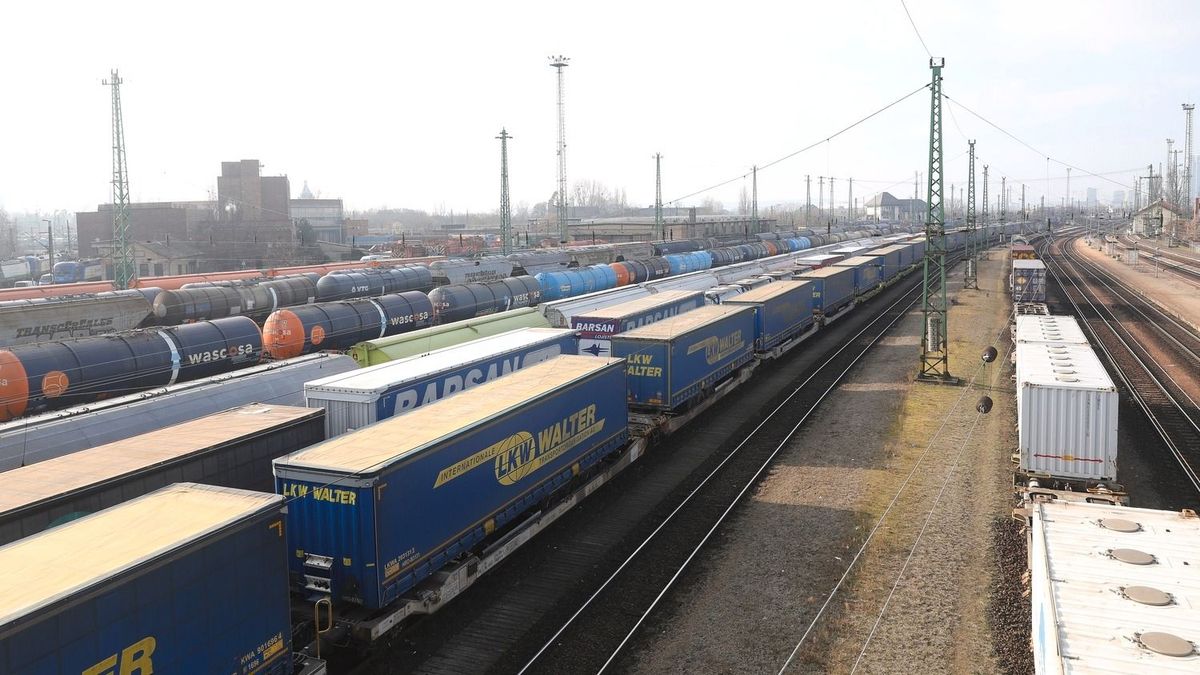 egyeskocsi szolgáltatás