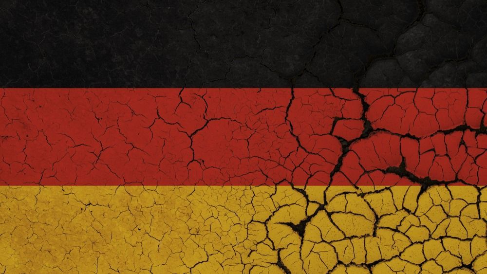Germany,Flag,Crisis
Németország pont akkor állt a feje tetejére, amikor nagy szükség van az egységére.