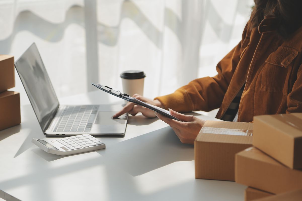 Portrait,Young,Attractive,Hipster,Asia,Female,Owner,Startup,Look,At