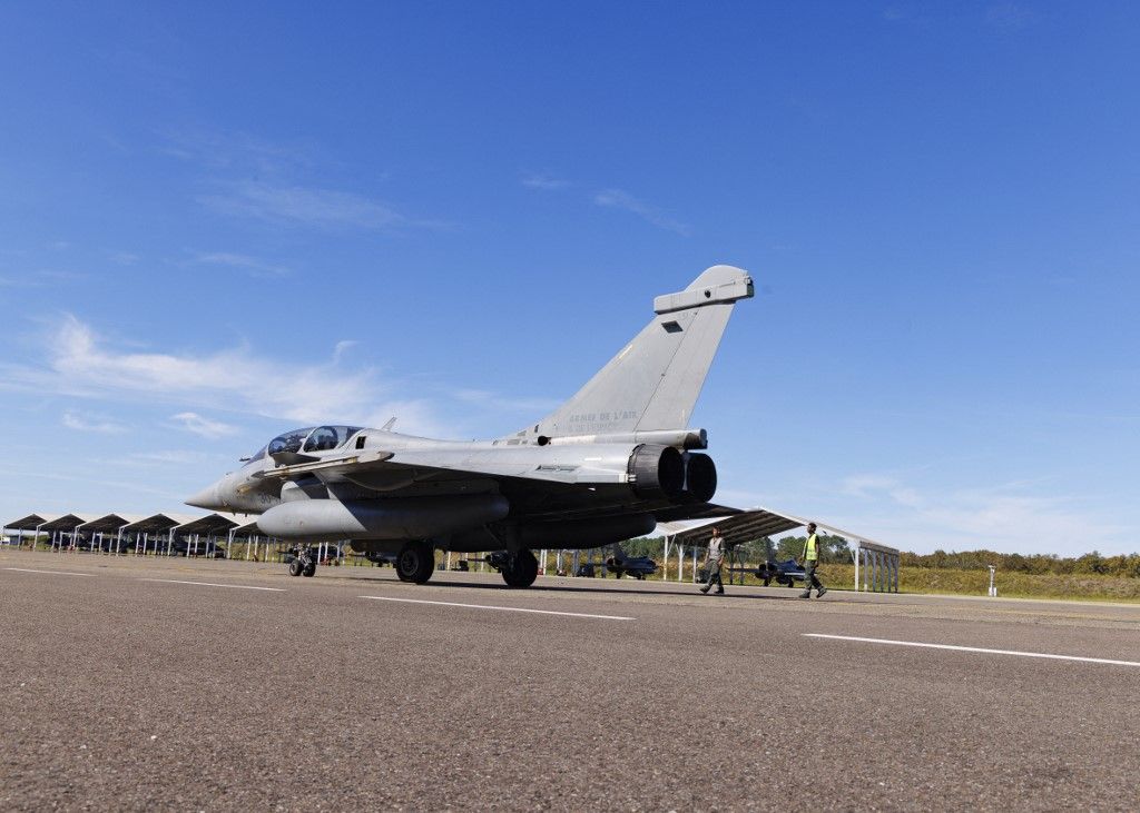 FRANCE-AIR-FORCE-EXERCISE-VOLFA-25-PREFLIGHT-INSPECTION-MONT-DE-MARSAN