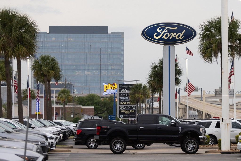 Trump Administration Announces 25% Tariffs On Imported Cars And Parts Rekordeladások az elektromos autóknál az adókedvezmény lejárta előtt