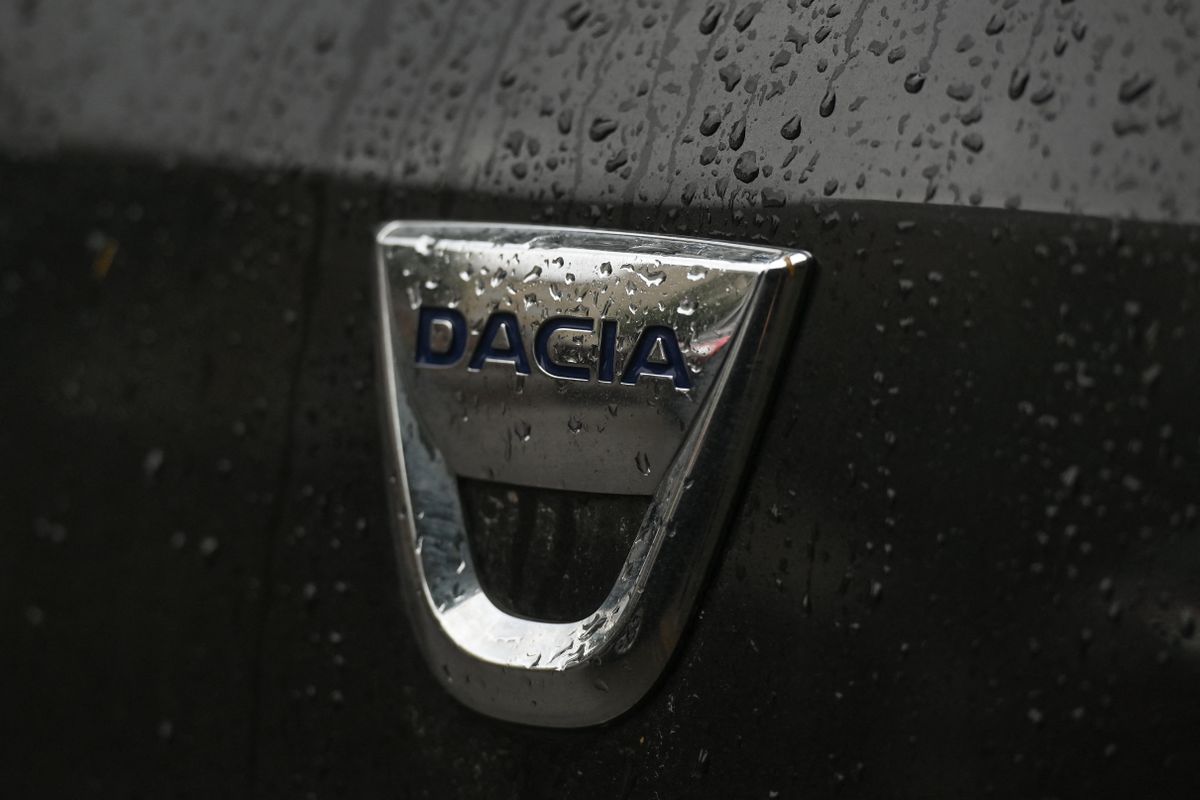 Óriási bajban a Dacia: elszállt Románia utolsó reménye – már az autóipara is bebukott