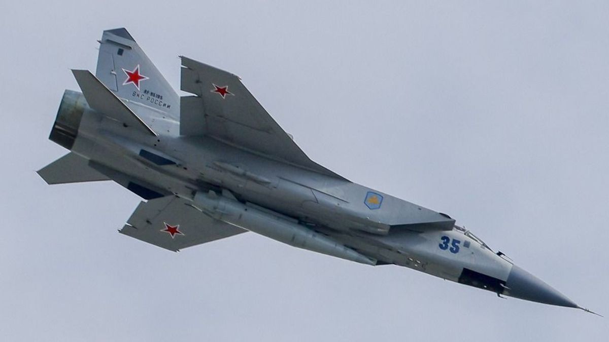 Váratlan orosz beismerés: rejtélyes körülmények között lezuhant a MiG 31-es vadászgépük – a pilóták az utolsó pillanatban katapultáltak
