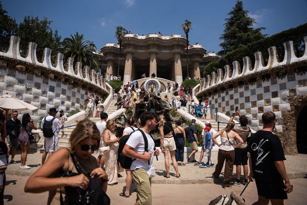 spanyolország Overtourism At Park Guell In Barcelona.