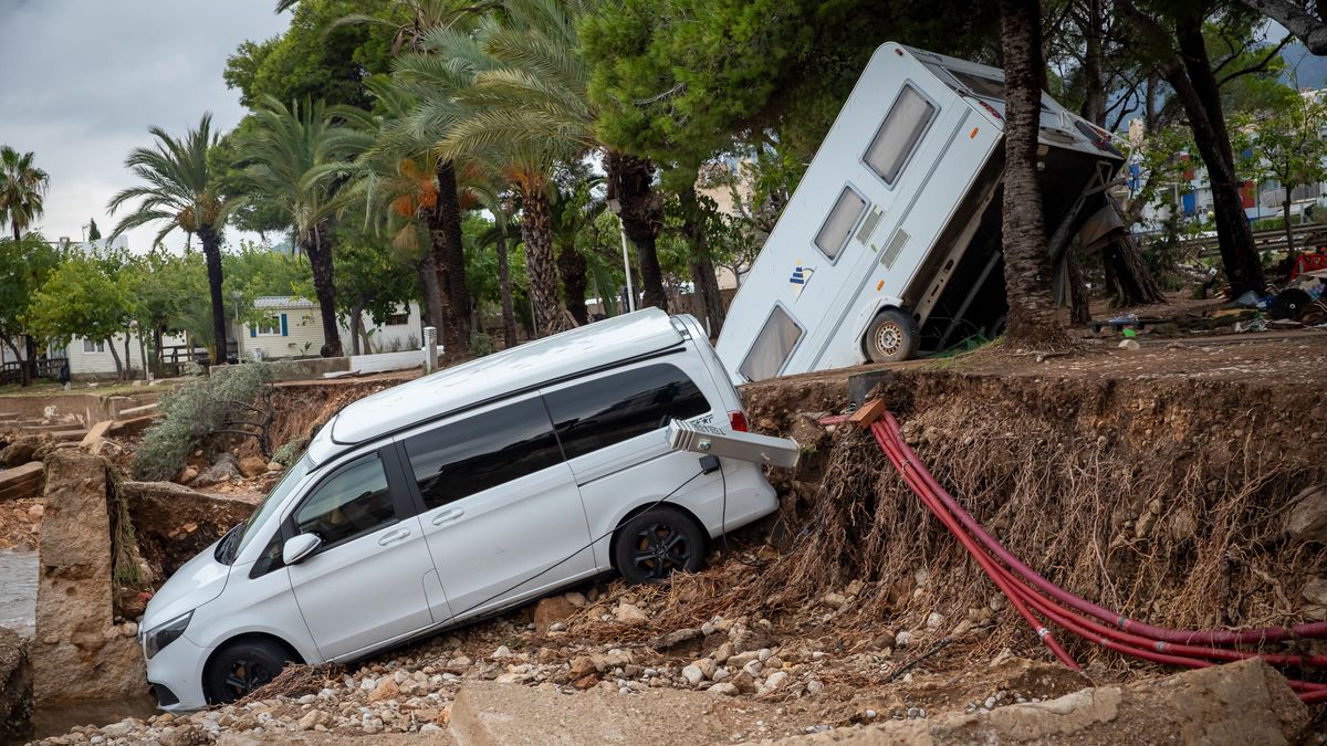 Villámárvizek sújtják Katalóniát – települések kerültek víz alá, Ibizán leállt a repülőtér 