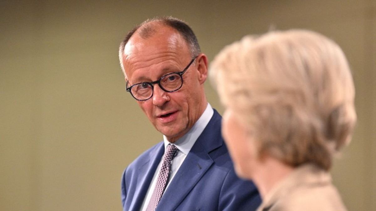 Együtt a bajban Von der Leyen és Merz, és akkor dőlhetnek hátra, ha egy magyar mutató elkezd javulni