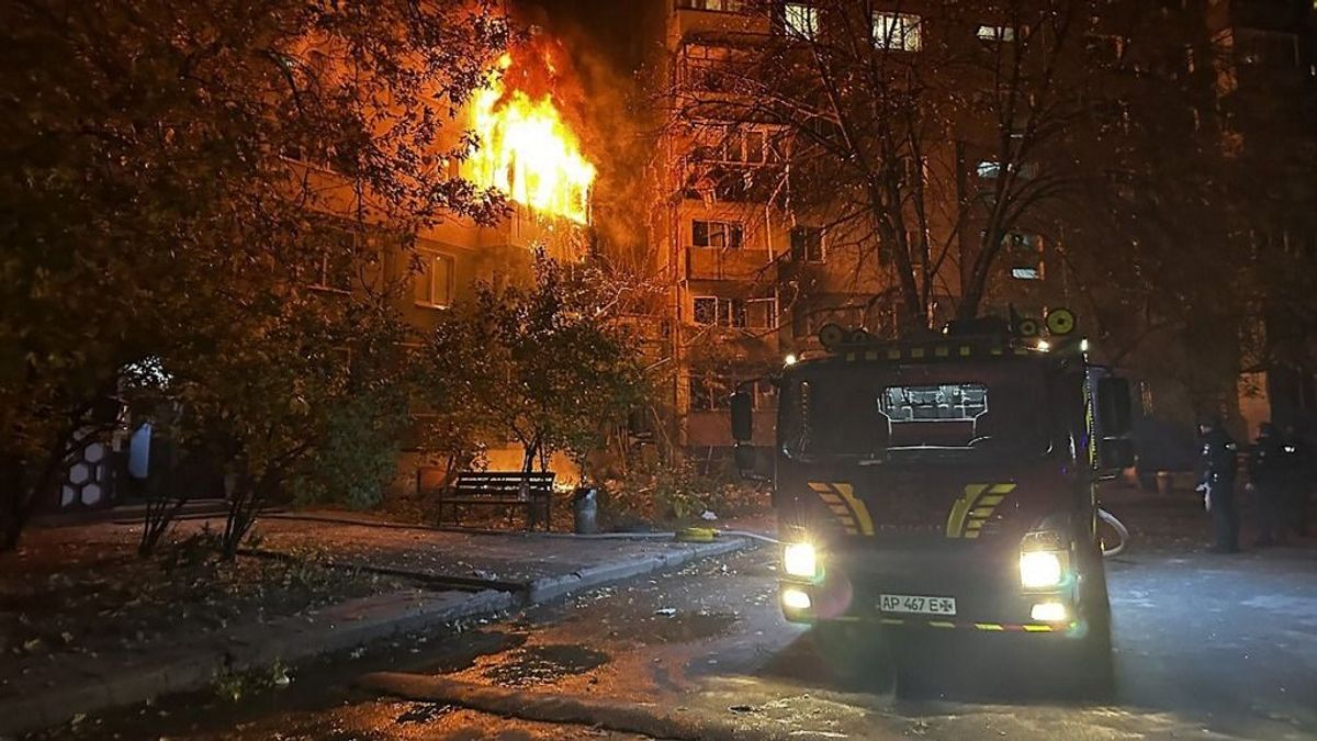 Putyin teljes sebességre kapcsolt, romba döntik az energiarendszert – pusztító csapást mértek a Duna-parti városra, Zelenszkij tombol 