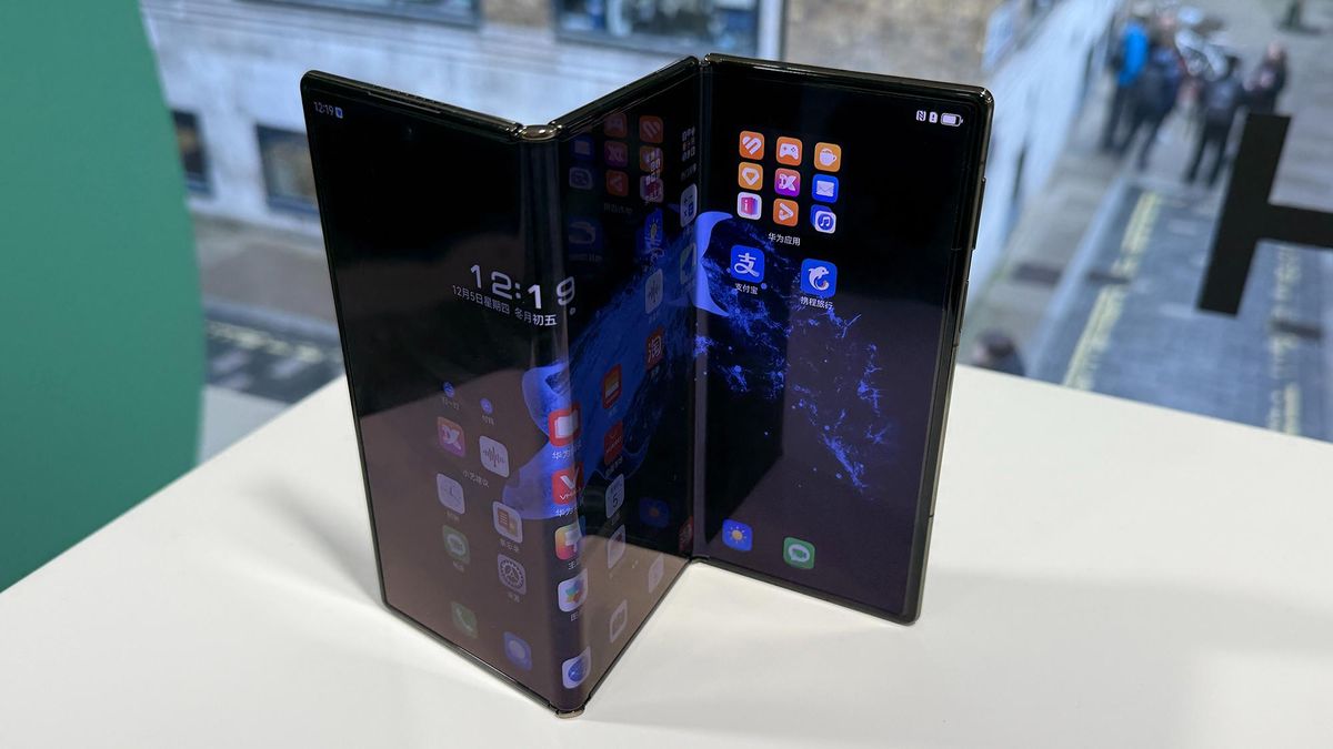 Horror áron érkezhet a Samsung háromba hajlítható okostelefonja