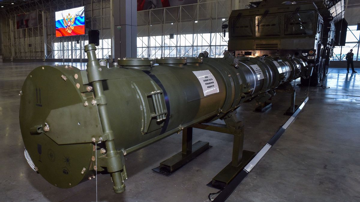 Retteghet a világ: újabb pusztító fegyvert vethetett be Putyin – emiatt könyörgött úgy Zelenszkij?