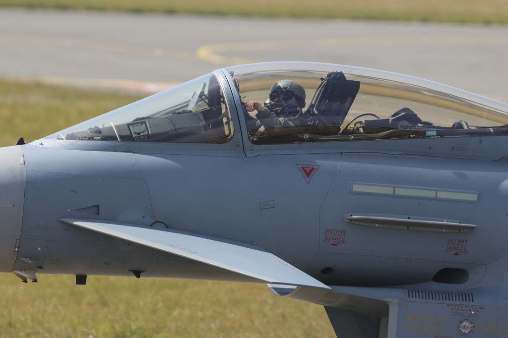 Paris Air Show 2025 - Eurofighter Flight Demonstration