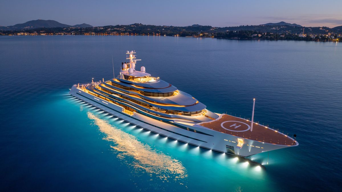 Corfu,,Greece,-,June,15,,2024:kaos,Luxury,Mega,Yacht,Anchored 
luxus