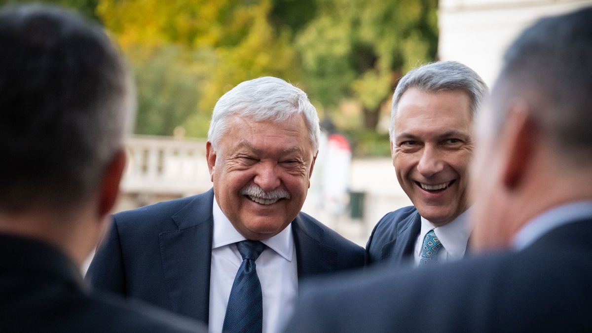 Lázár János megmondta a magyar milliárdosoknak: minden órában Csányi Sándor nyakát taposta, nem volt elég tőle a 20 milliárd, még kell – „Rá fogom venni mindet, hogy visszafáradjon a kasszához" 