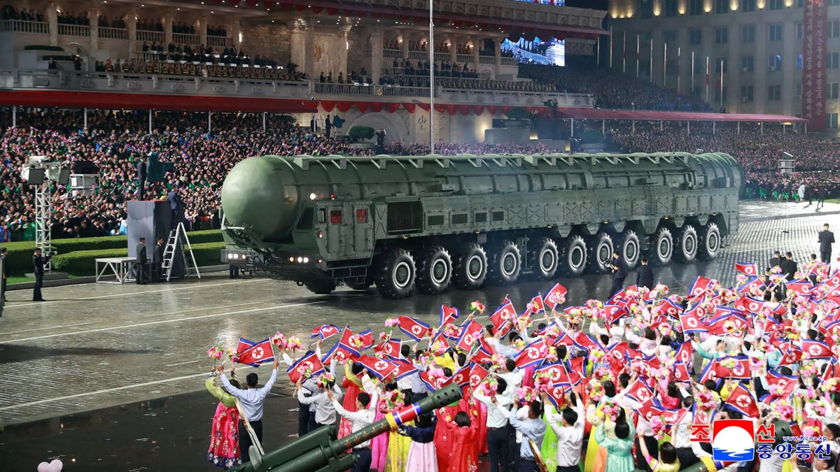 Észak-Korea megvillantotta eddigi legerősebb fegyverét