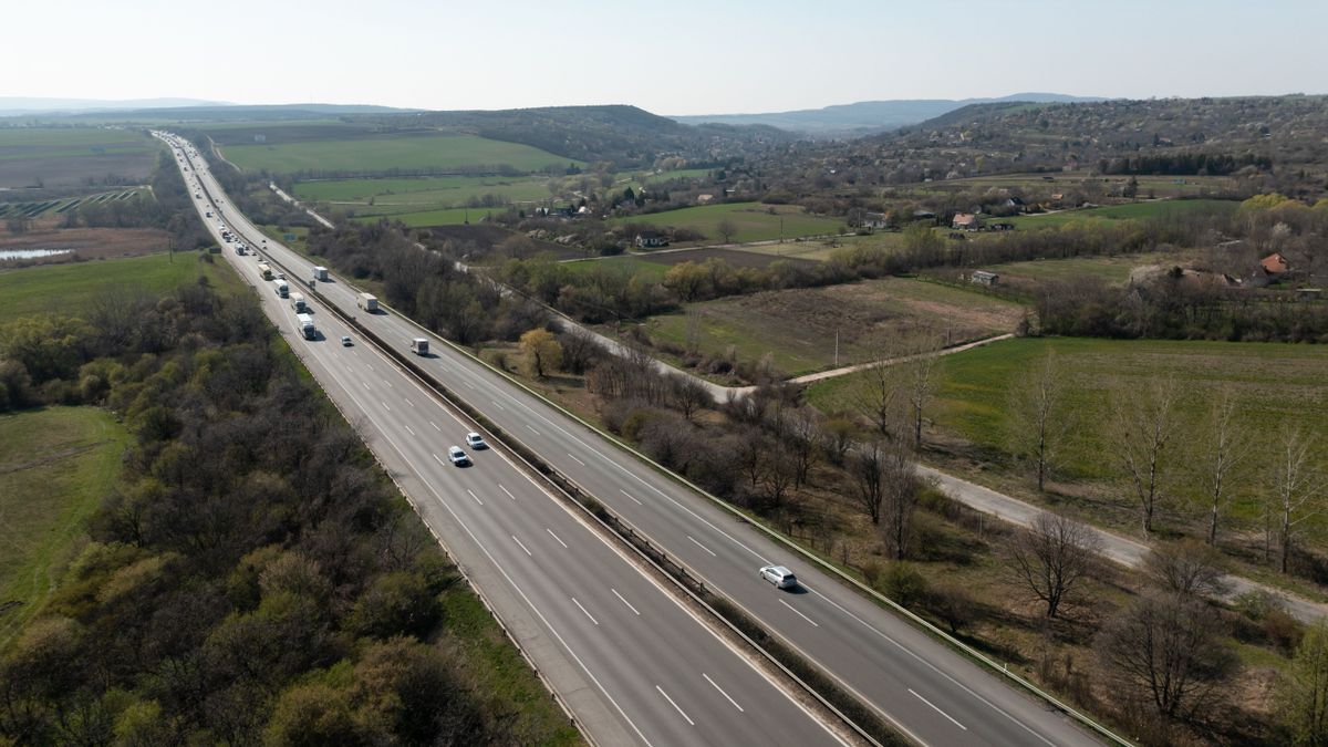 Jövőre öt vármegyében is csupán az eredeti ár töredékébe kerül majd az autópálya-matrica.
