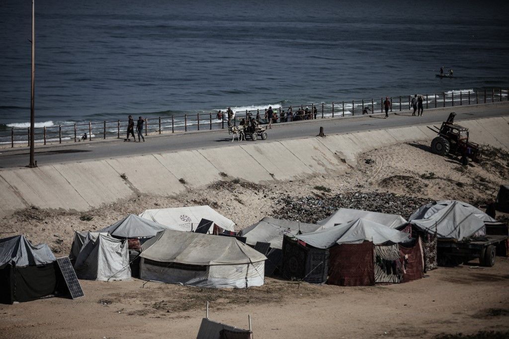 Palestinians in Gaza prepare to migrate North