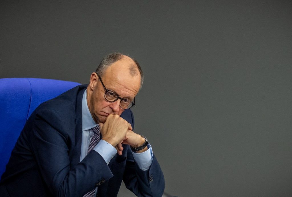 Bundestag Össztűz alatt a német kancellár :az ellenzék szerint Friedrich Merz alkalmatlan a kormányzásra