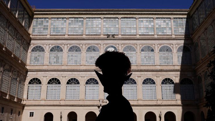 Így fogadta XIV. Leó Orbán Viktort: fotógaléria a magyar miniszterelnök pápalátogatásáról – nem egyedül érkezett