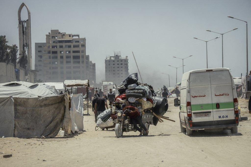 Gaza Seaport Becomes Displacement Shelter