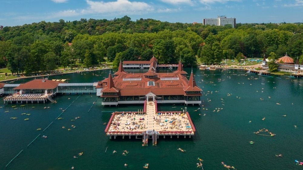 Hévíz, turizmus, szálloda
turisztikai szálláshelyek