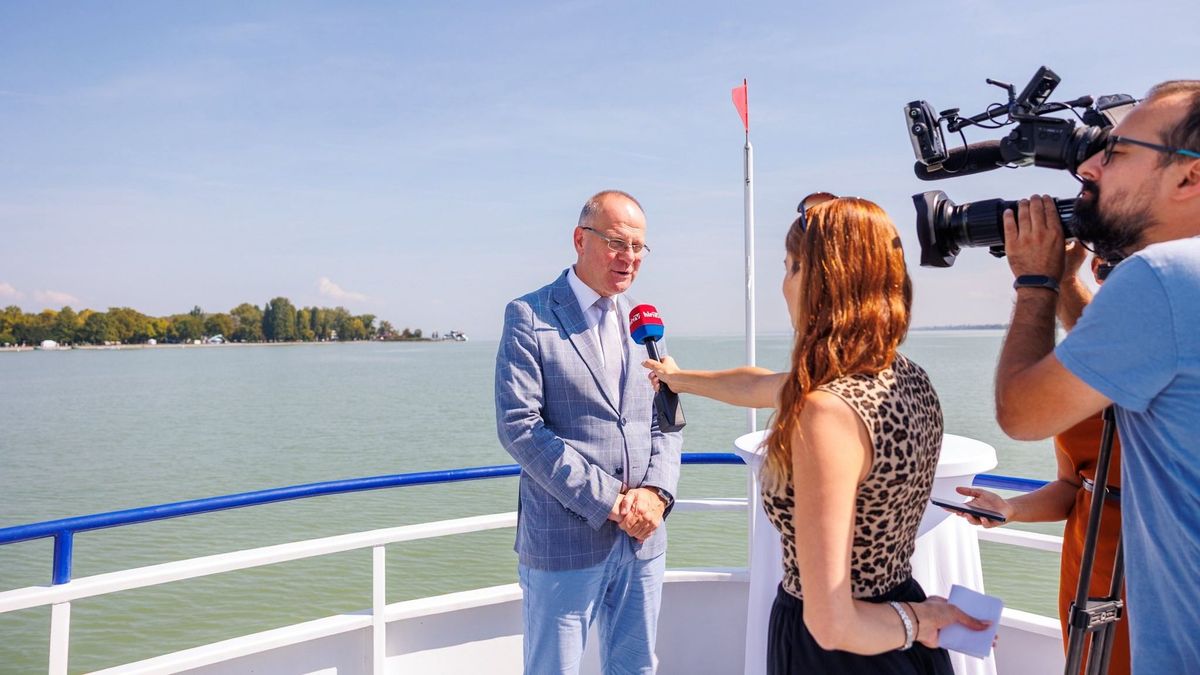 Navracsics Tibort teszik felelőssé a Balaton alacsony vízszintje miatt – a miniszter szerint ő nem esőisten