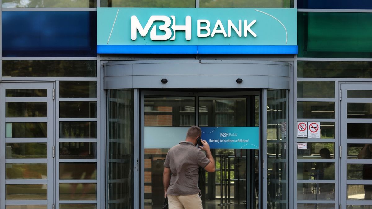 Az MBH Bank megszünteti együttműködését egy egészségpénztárral és egy nyugdíjpénztárral