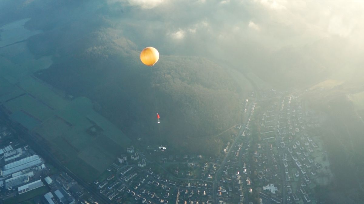 Kémballonokra drónhadsereg, és most megint jöttek a ballonok – egy repteret le is zártak 