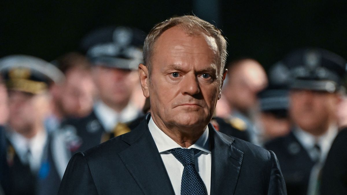 Kínos videó: Tusk megsemmisült Orbán Viktor mellett – a lengyel miniszterelnök megpróbálta elhallgattatni a magyart, de esélye se volt 